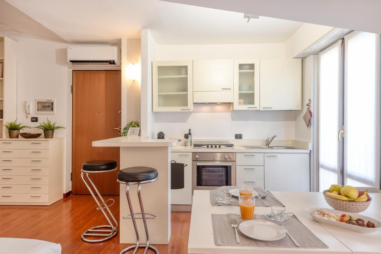Ferrucci, 6 - Monolocale Al Settimo Cielo Appartement Milaan Buitenkant foto