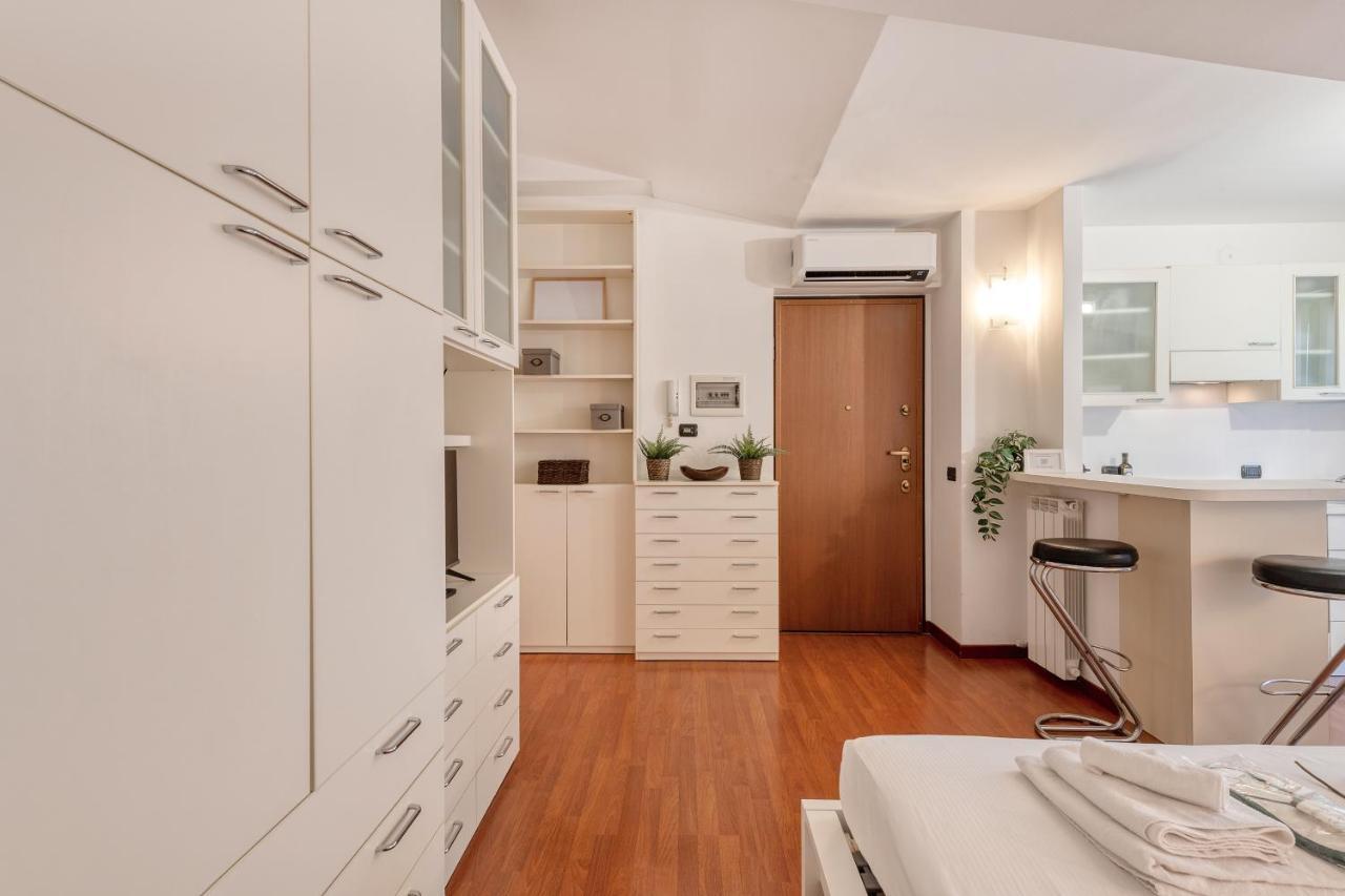 Ferrucci, 6 - Monolocale Al Settimo Cielo Appartement Milaan Buitenkant foto